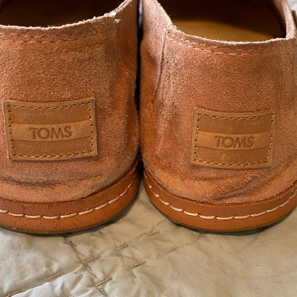 TOMS Classic Pink/Peach Suede Loafers - Picture 3 of 9